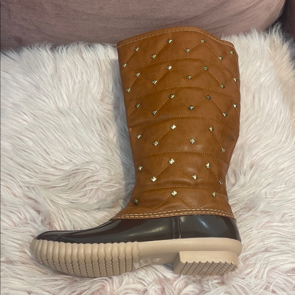 Brown Quilted Women's Boots - Picture 8 of 8
